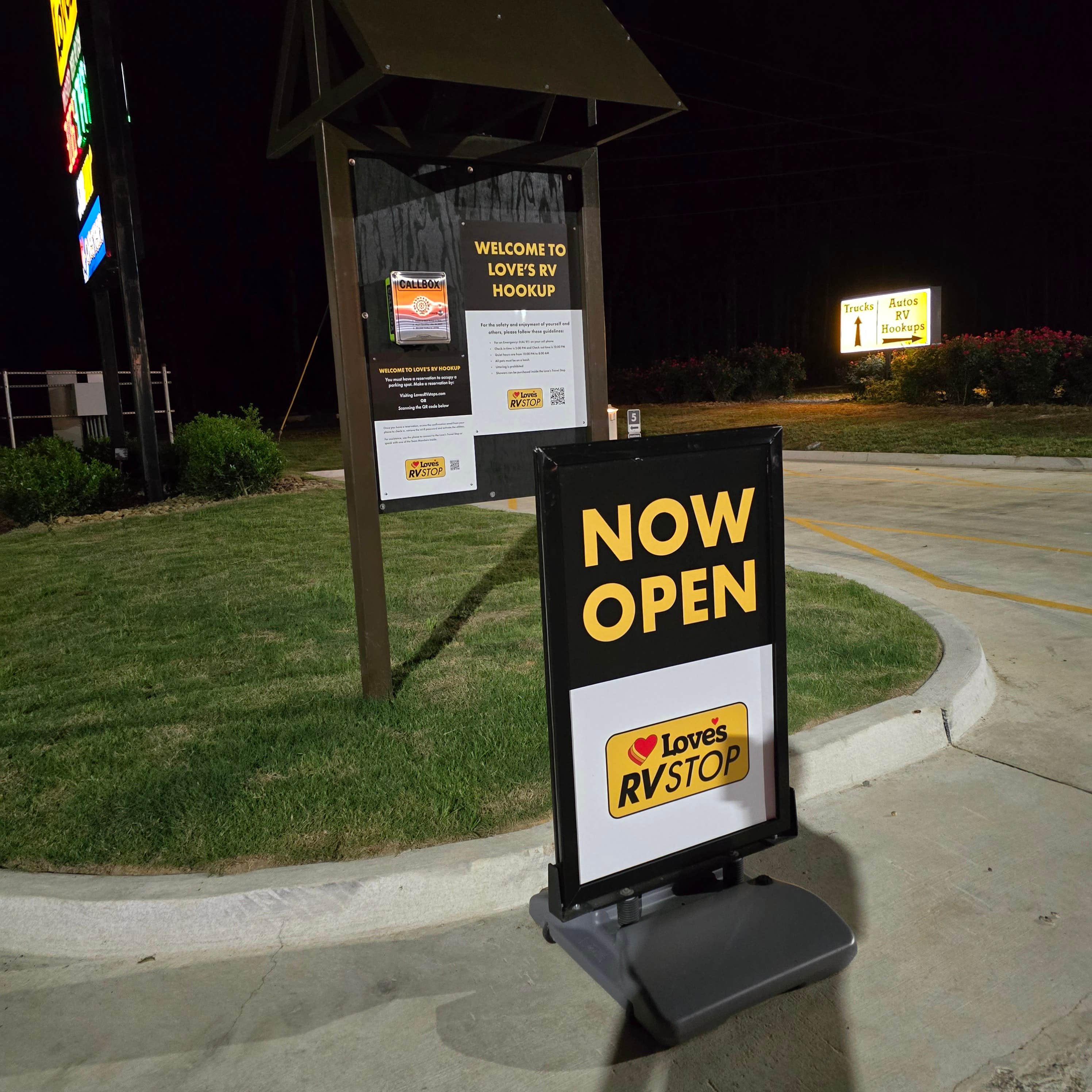 Camping near Golden Memorial State Park - CAMP PERMANENTLY CLOSED — Golden Memorial State Park: Love's RV Hookup-Lake MS 639, Forest, Mississippi