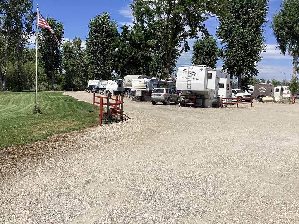 Camping near Old Barn Studios: Black Rabbit RV, Hamilton, Montana