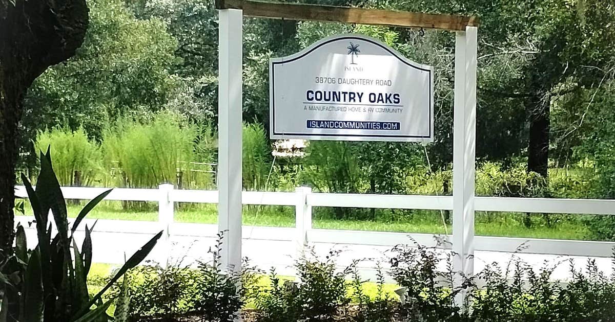 Country Oaks