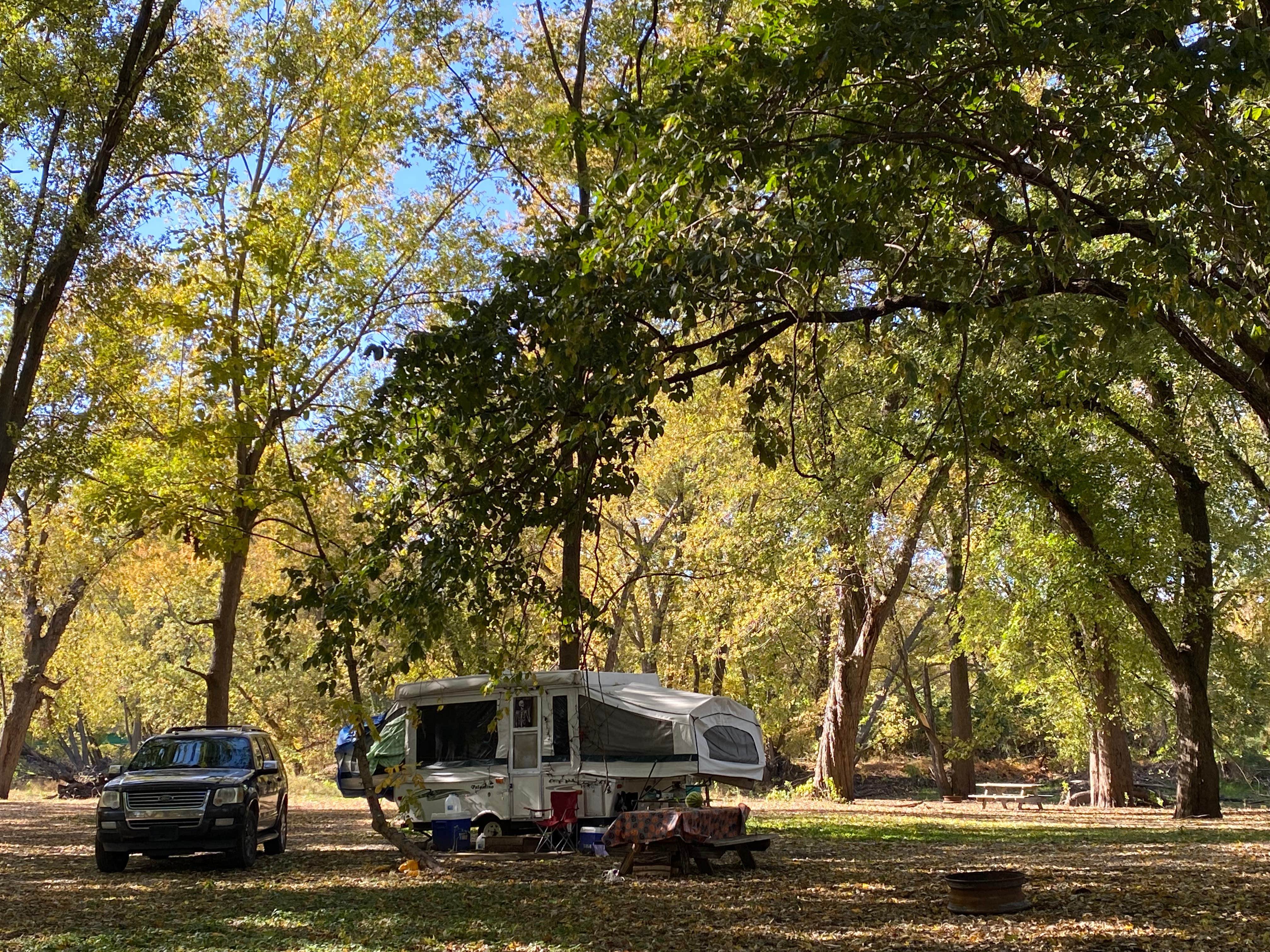 Camping near Camp Hauberg: Lundeens Landing, Colona, Illinois
