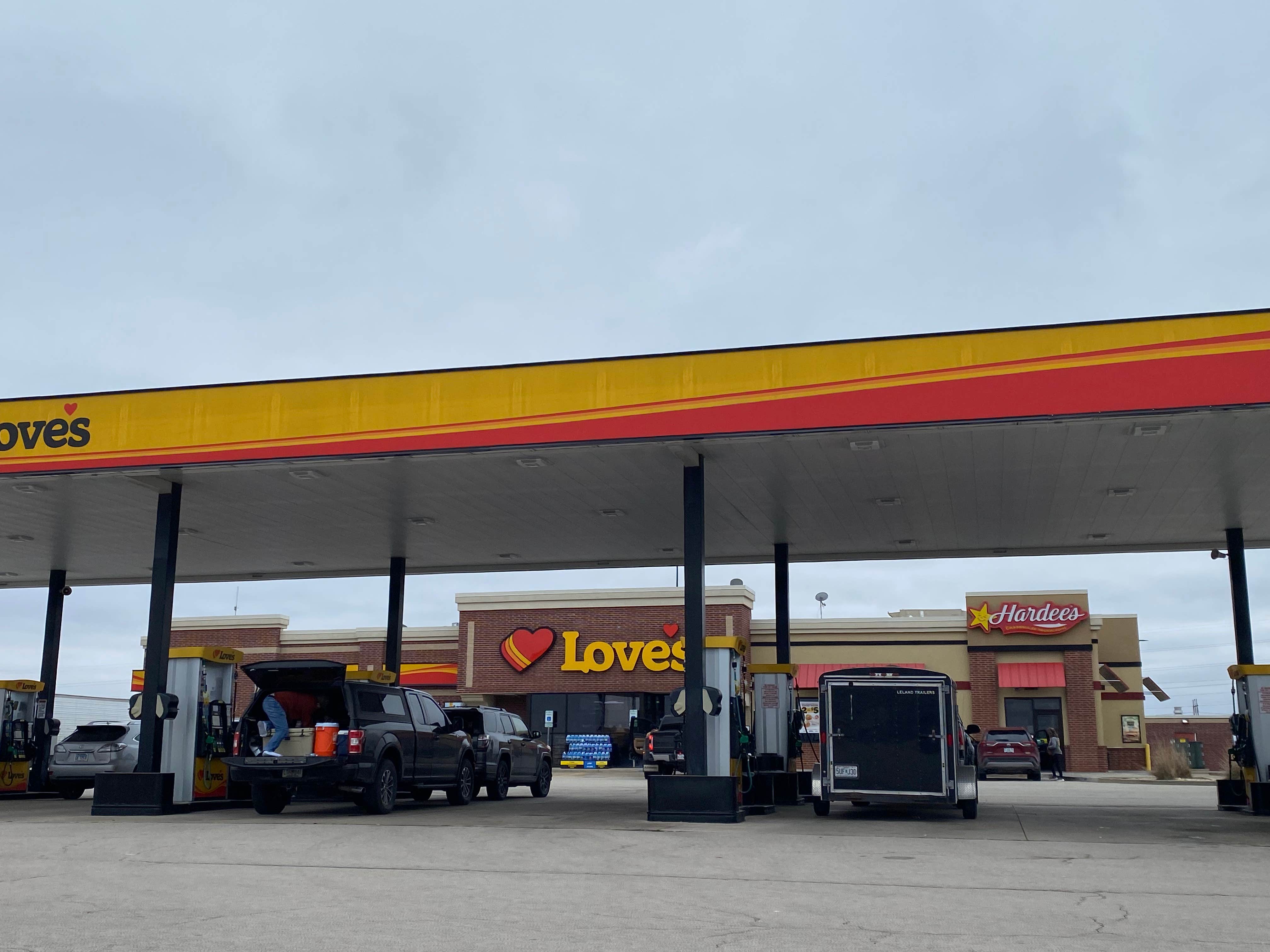 Camper submitted image from Love's Travel Stop - Oglesby - 2