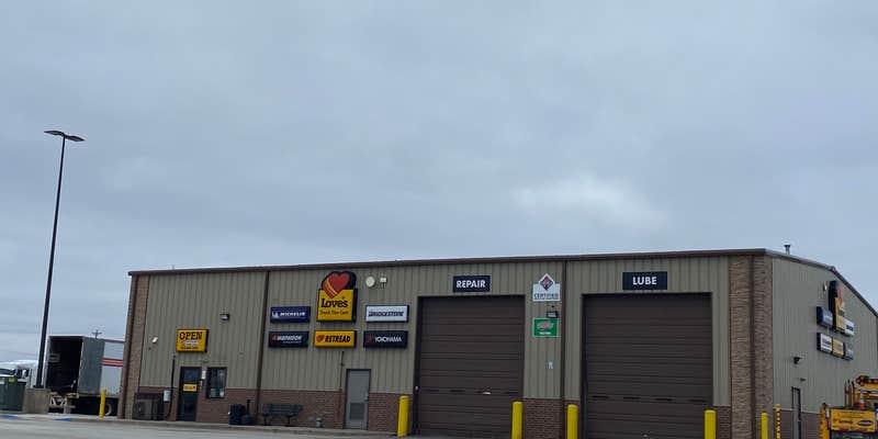 Camper submitted image from Love's Travel Stop - Oglesby