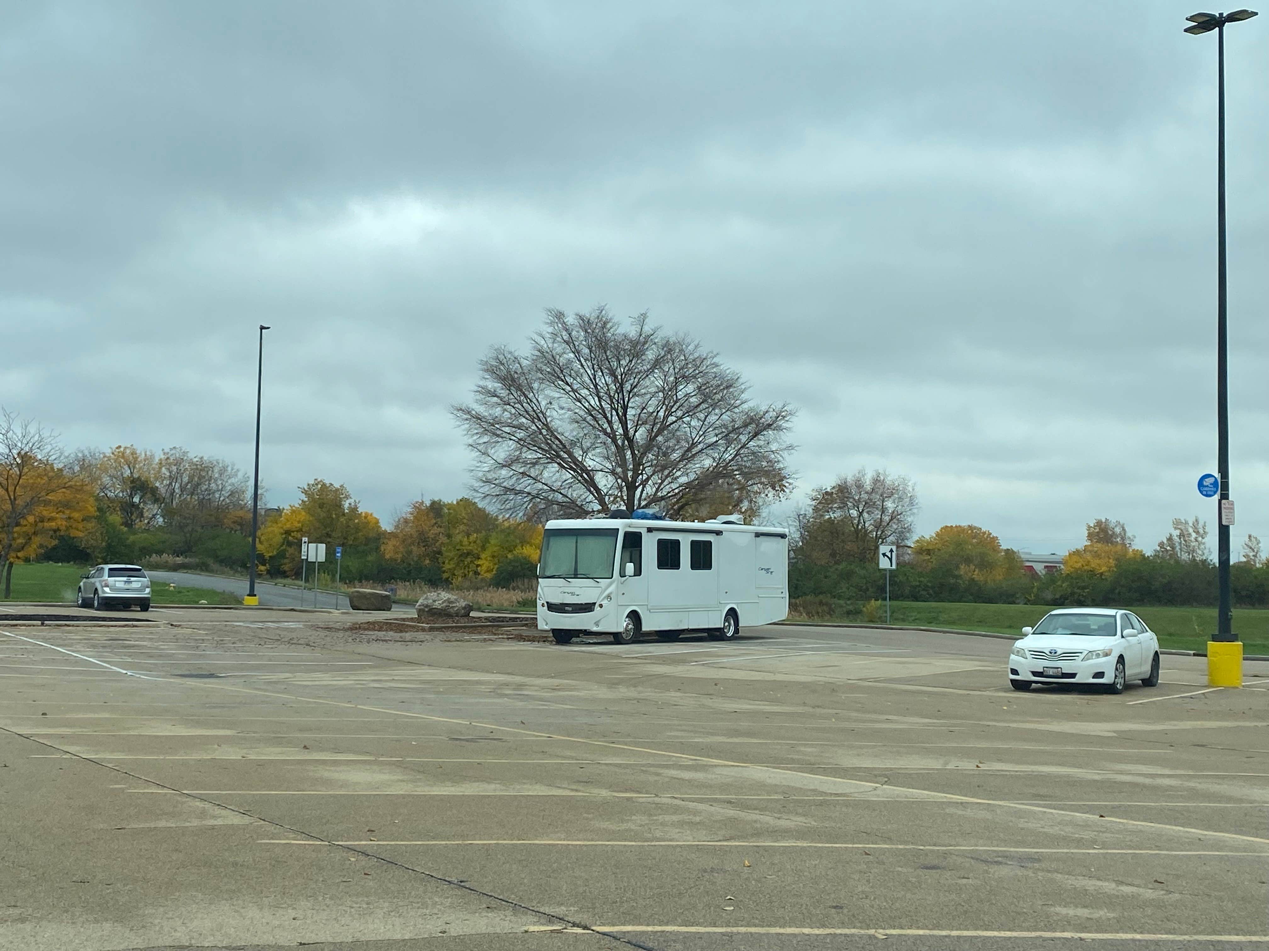 Stuart K.'s photo of rv camping at Walmart — Ottawa Supercenter near Big Rock, IL