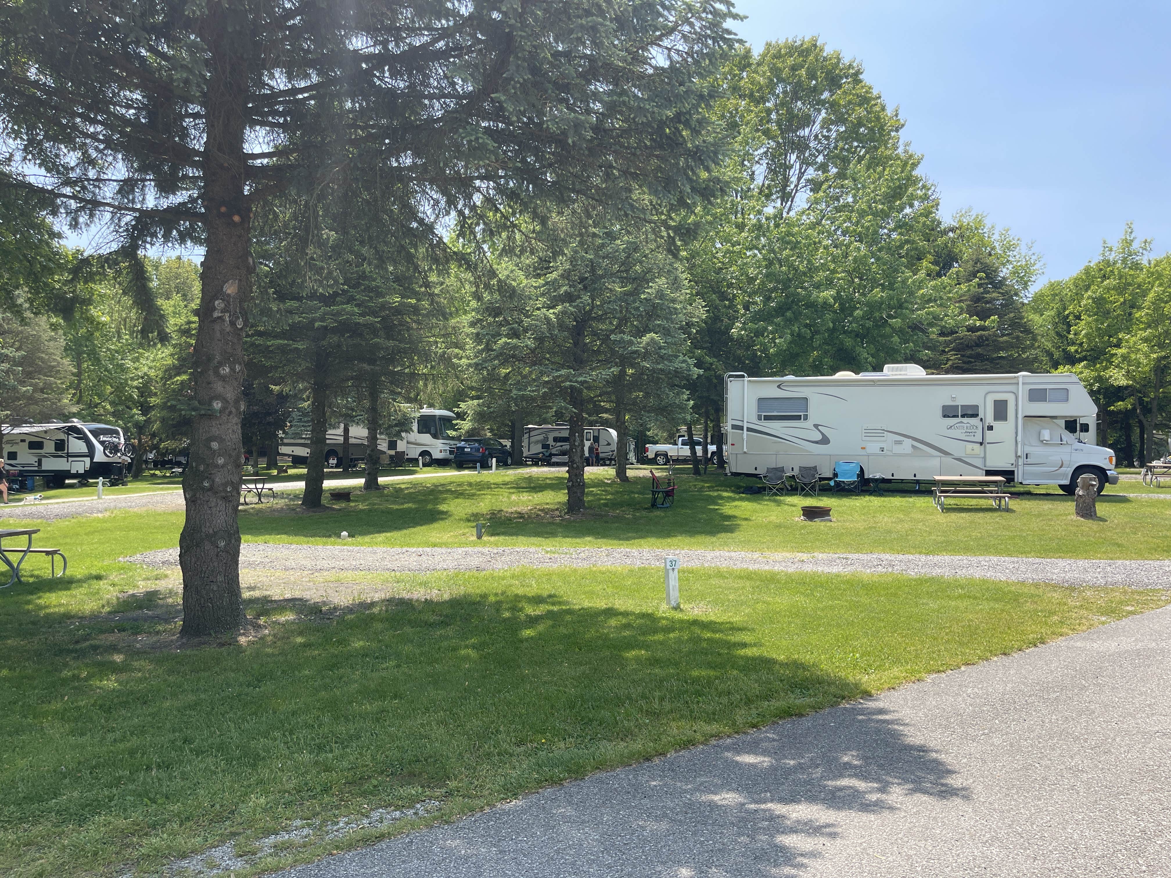 Camping near Green Valley Campground: Shipshewana North Park Campground, White Pigeon, Indiana