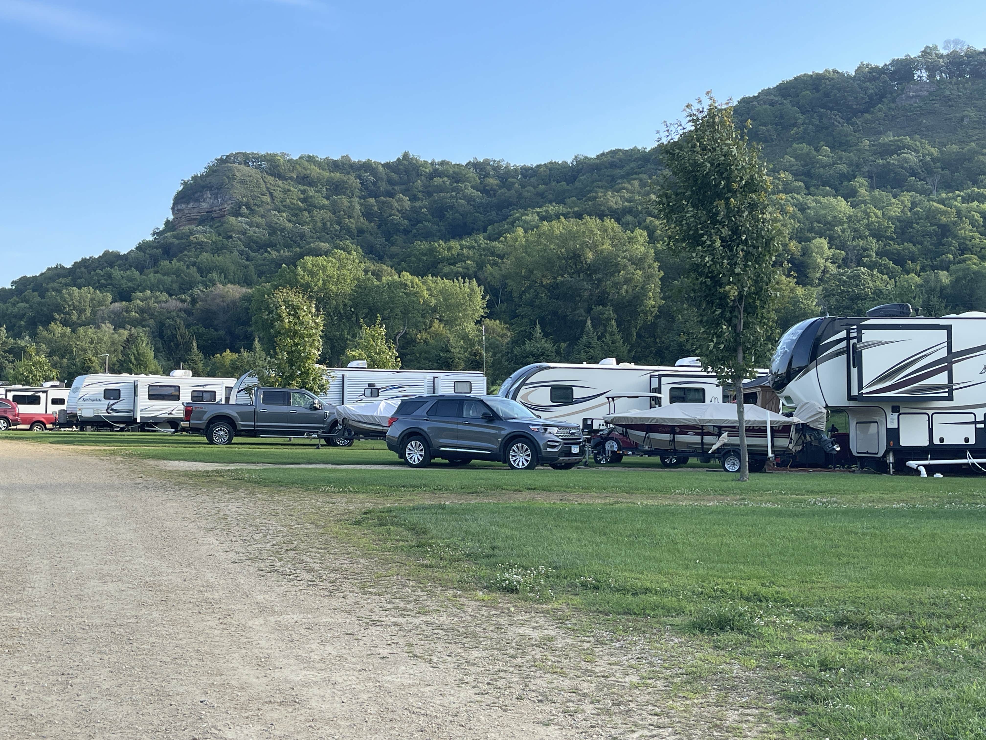 Camping near Pioneer Campsite Resort: Nelson's Landing RV Park, Nelson, Wisconsin