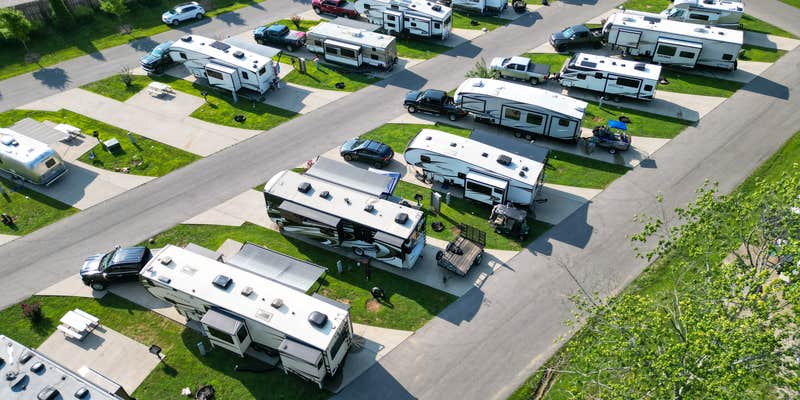 Camper submitted image from Sun Outdoors Lake Rudolph