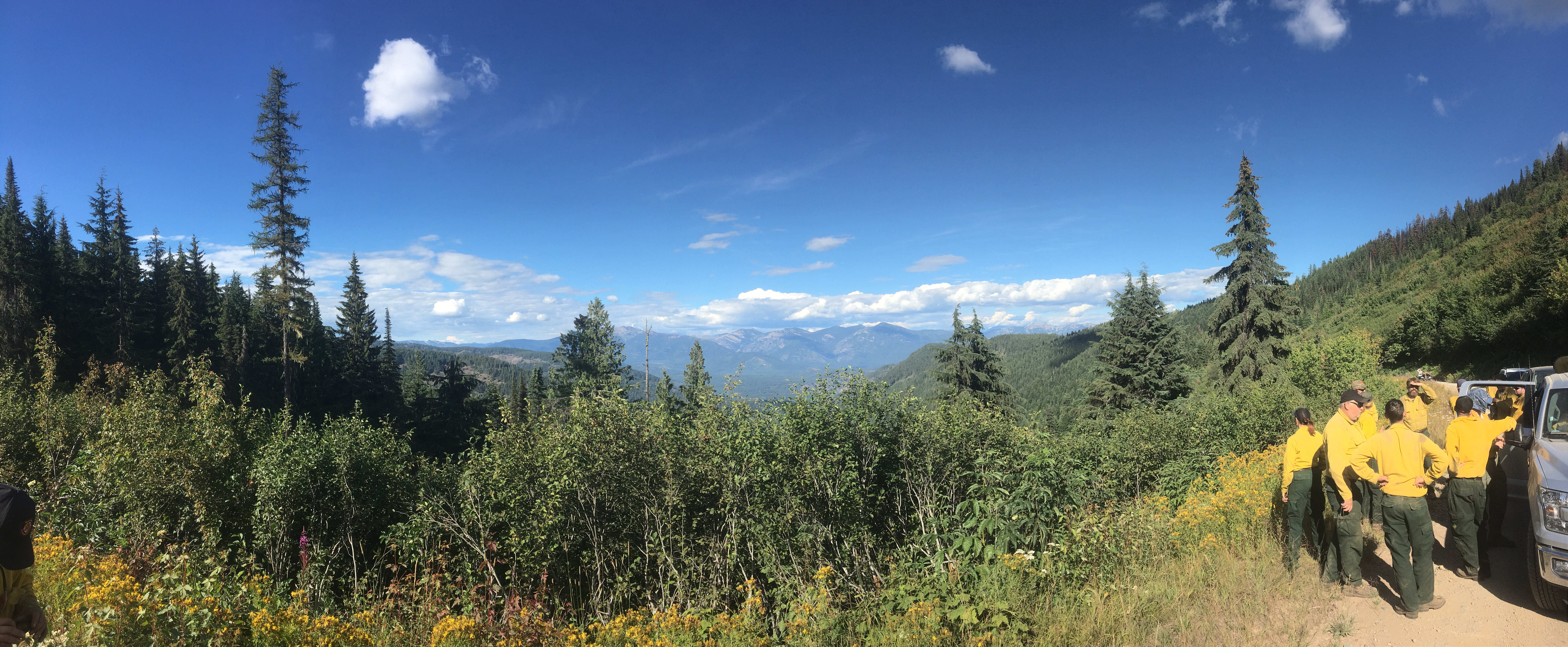 panorama of the mountains .