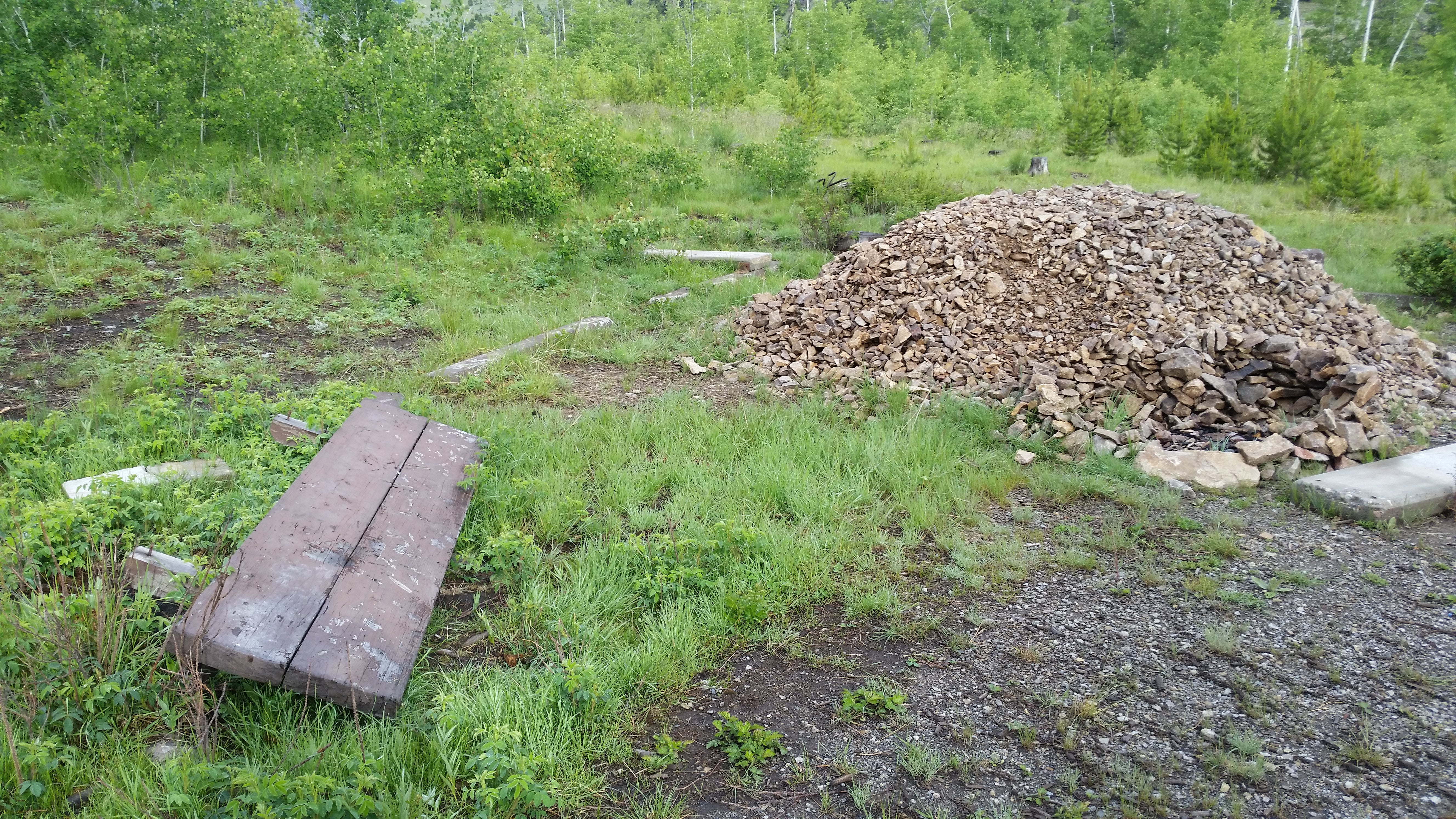 Dismantled site, think the pile of rock was the site of the now gone outhouse