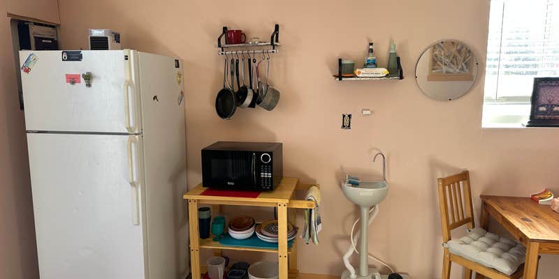 Camper submitted image from Charming Hideaway Glamp