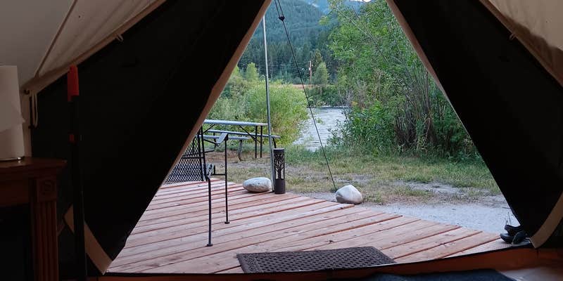 Camper submitted image from Snake River Glamping