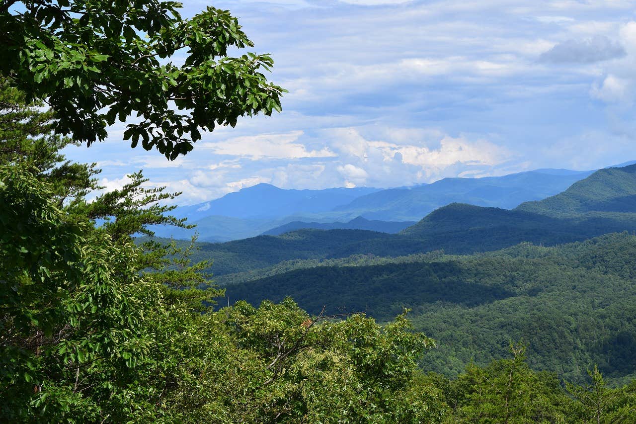 Camping near Mountain Crossings - Neel Gap m- AT Camp and Store: Blood Mountain Shelter on the Appalachian Trail, Suches, Georgia