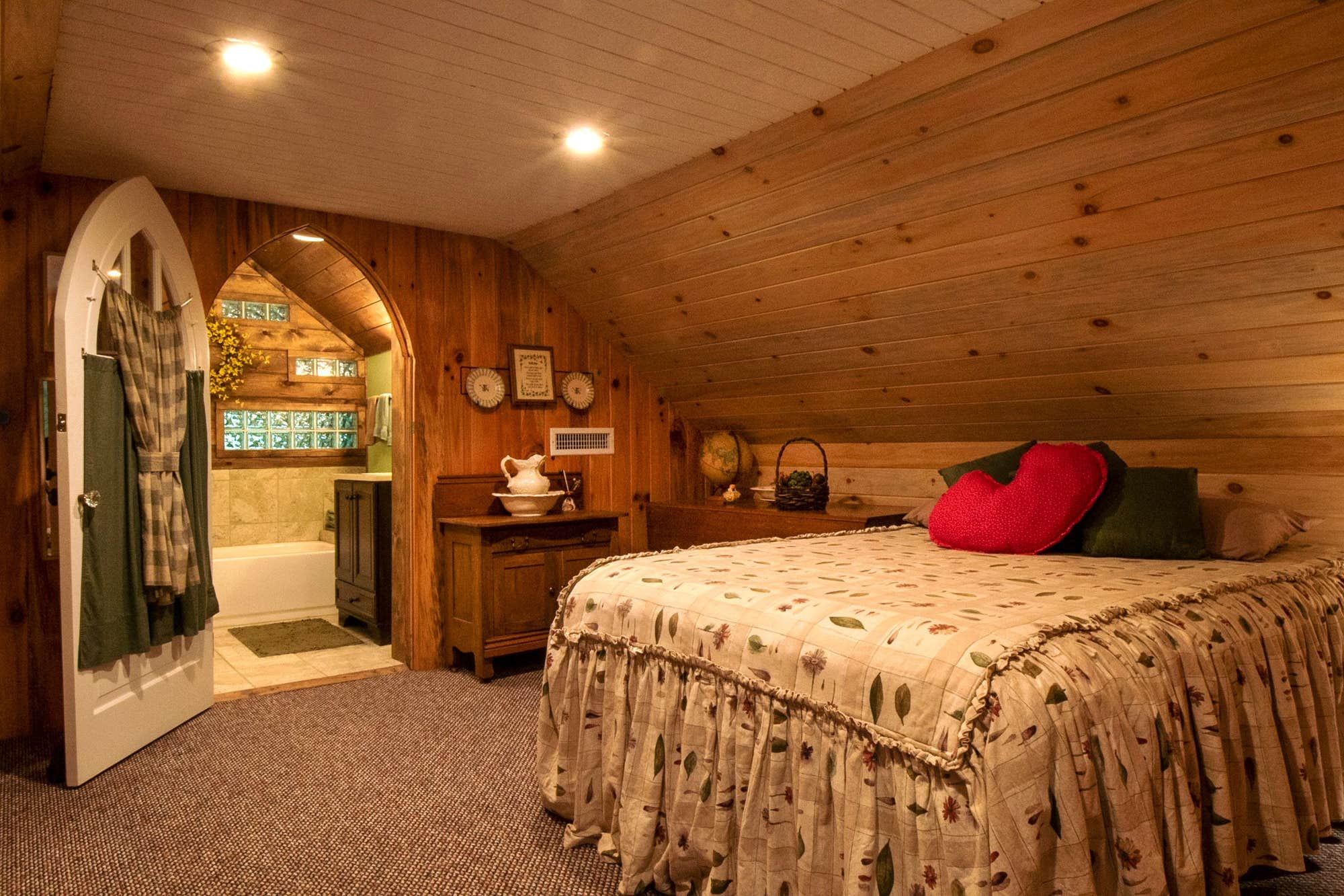 Camper submitted image from The Cabins at Long Branch - 2