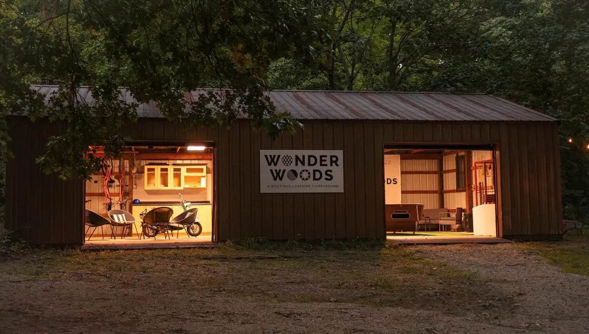 Camping near Wooded Trails: Wonder Woods Campground of the Sister Lakes, Watervliet, Michigan
