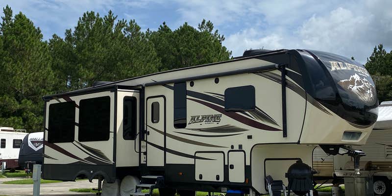 Camper submitted image from Kiki RV Park