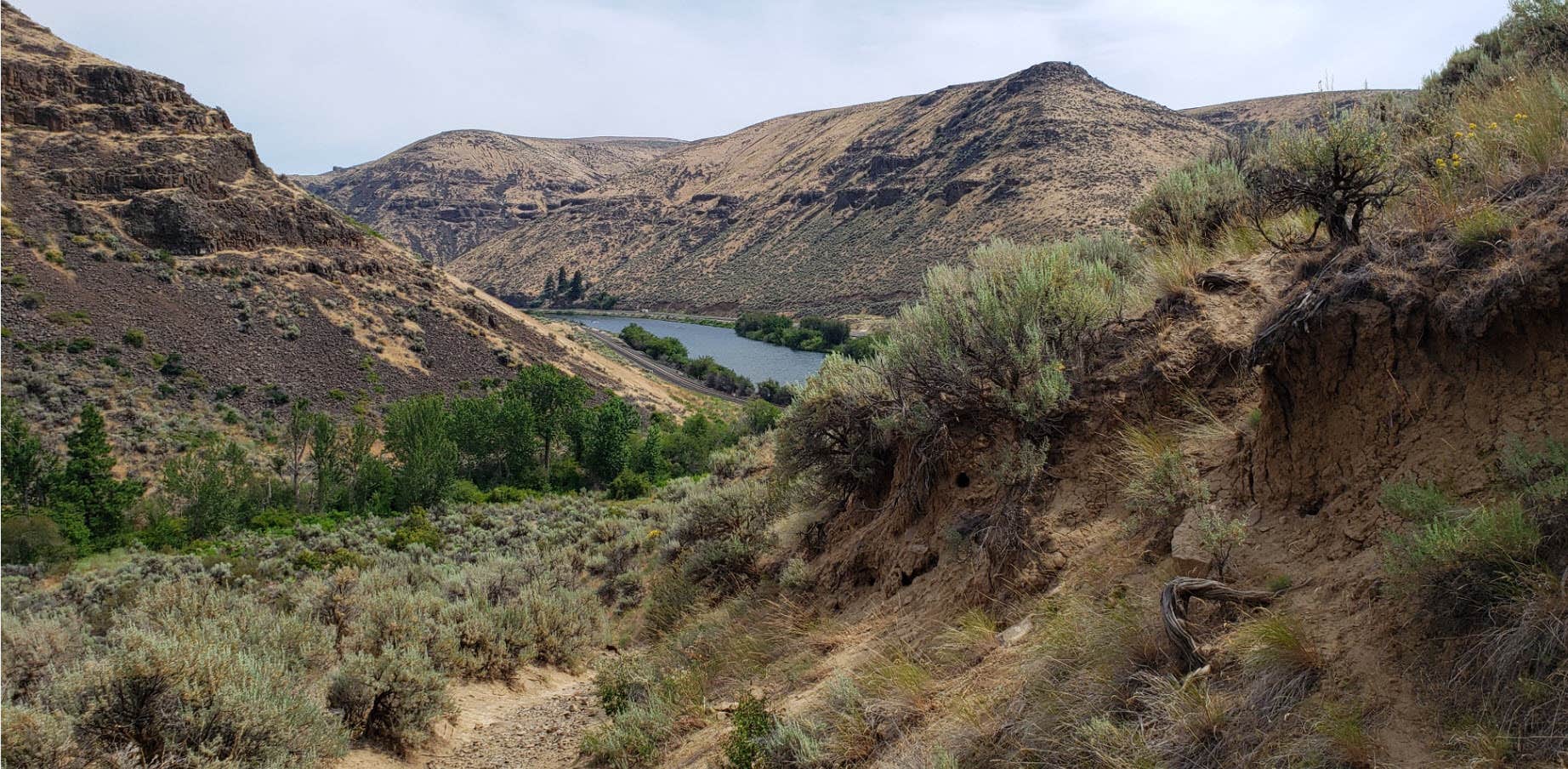 Umtanum Ridge hike, looking back toward the Yakima River