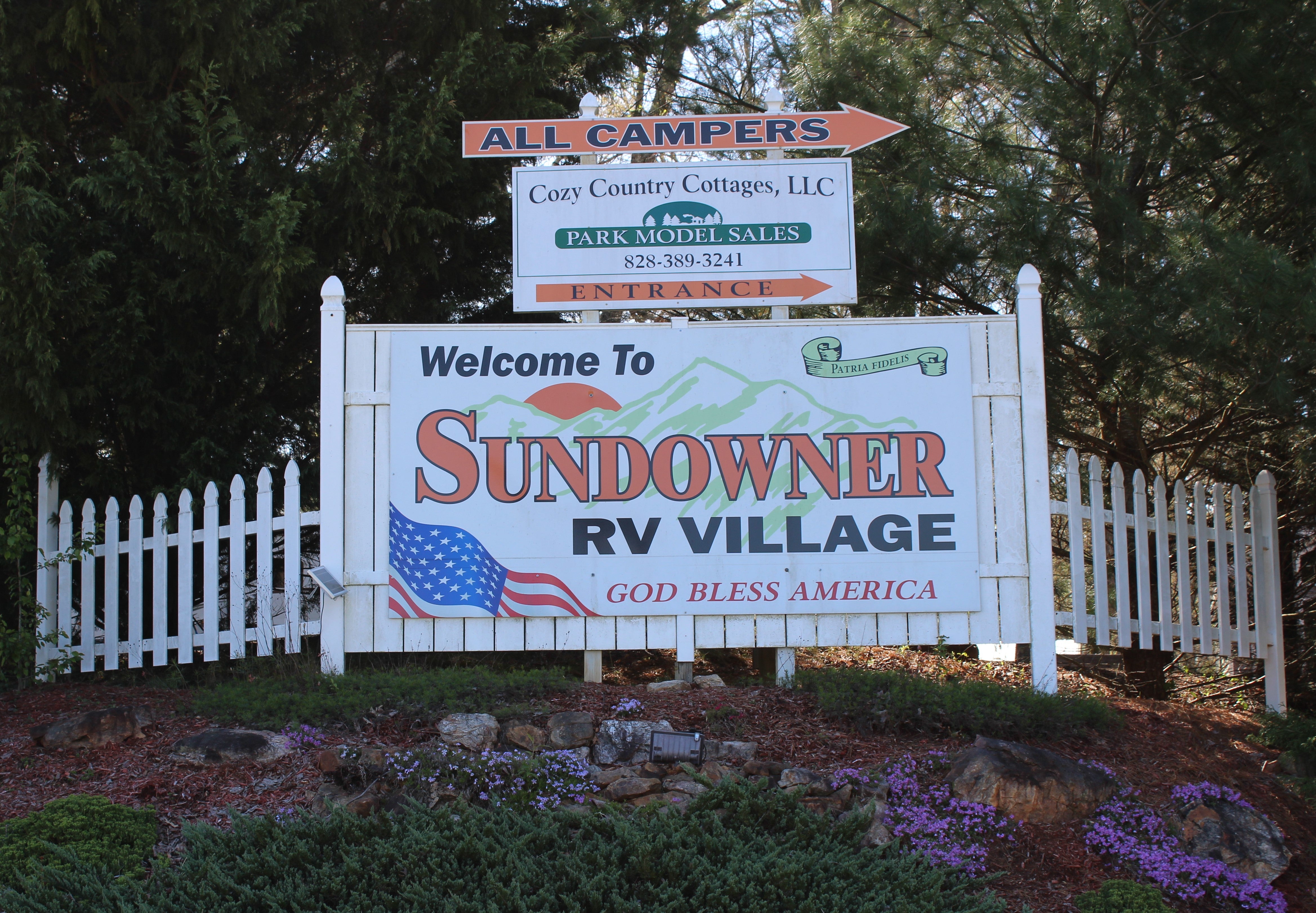 Camper submitted image from Sundowner RV Village - 2
