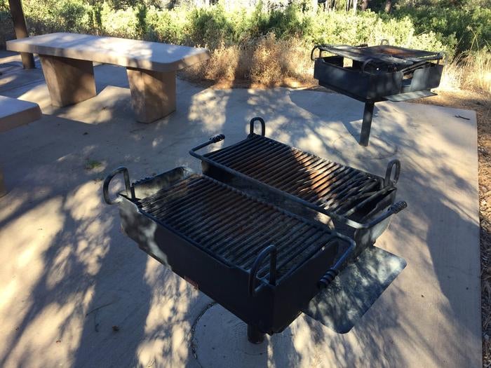 Large Grills



2 large charcoal grills provided, bring your own wood or charcoal 

Credit: Coronado National Forest, Sierra Vista Ranger District