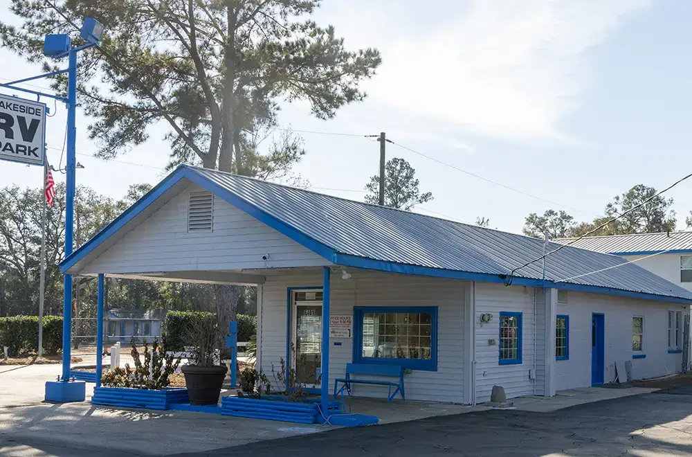 Camping near High Bluff Campground — Joe Budd WMA and Lake Talquin State Forest: Lakeside RV Travel Park, Midway, Florida