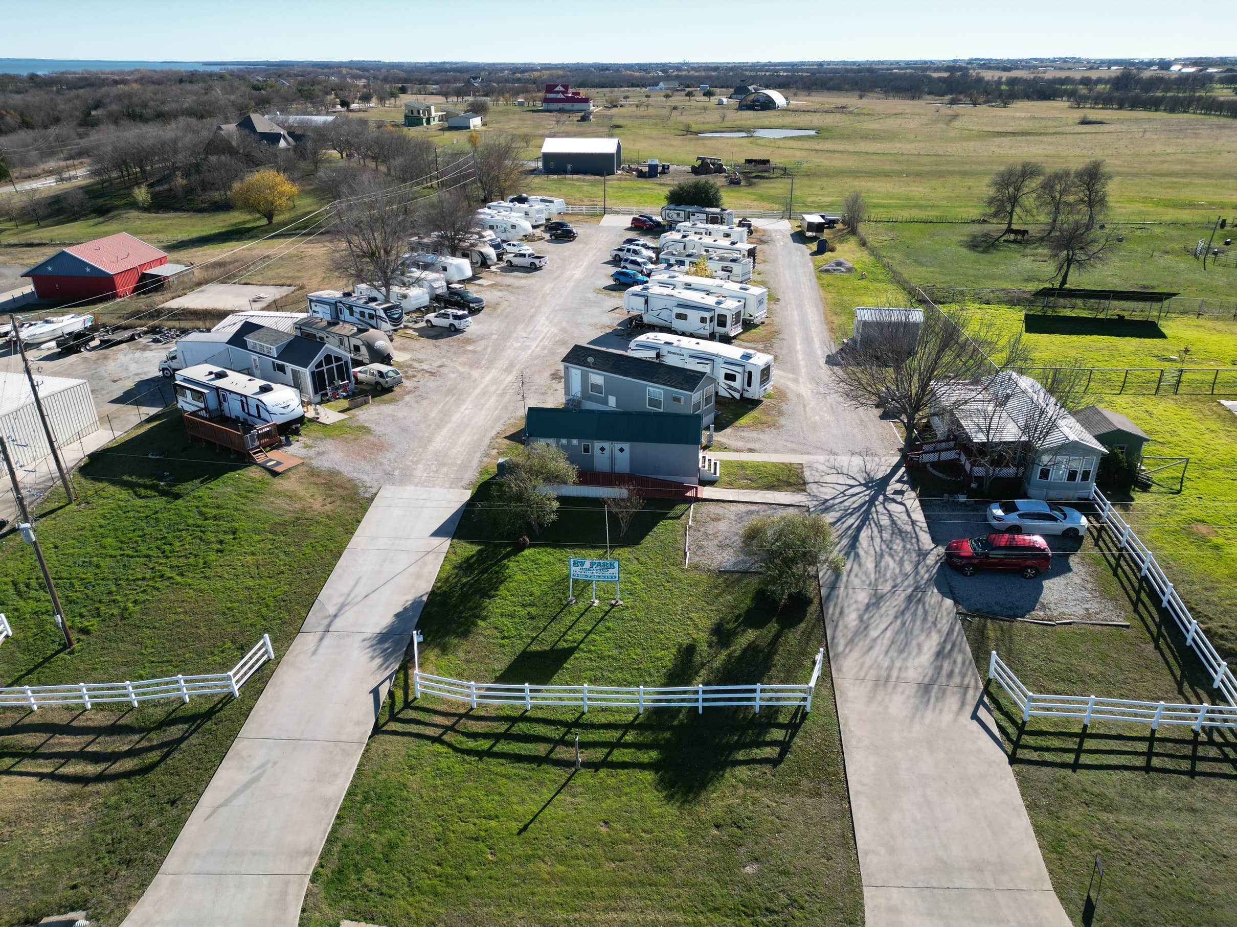 Camping near Isle du Bois Campsites — Ray Roberts Lake State Park: Lone Oak RV Park and Storage, Valley View, Texas