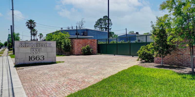 Camper submitted image from Ridgeback RV