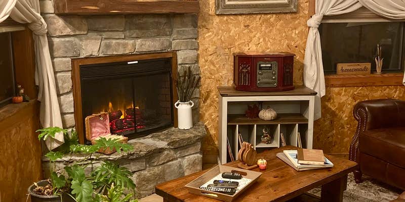 Camper submitted image from Mena Cabins