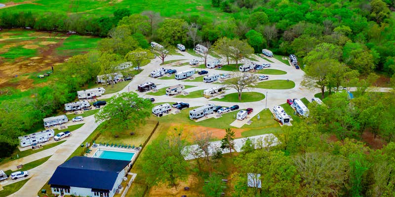 Camper submitted image from The Oaks on 37 Tiny Homes & RV Resort