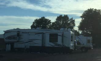 Camping near Peaceful Prairie Campsites - Gering, Nebraska: City Slickers Rv Park, Lingle, Wyoming