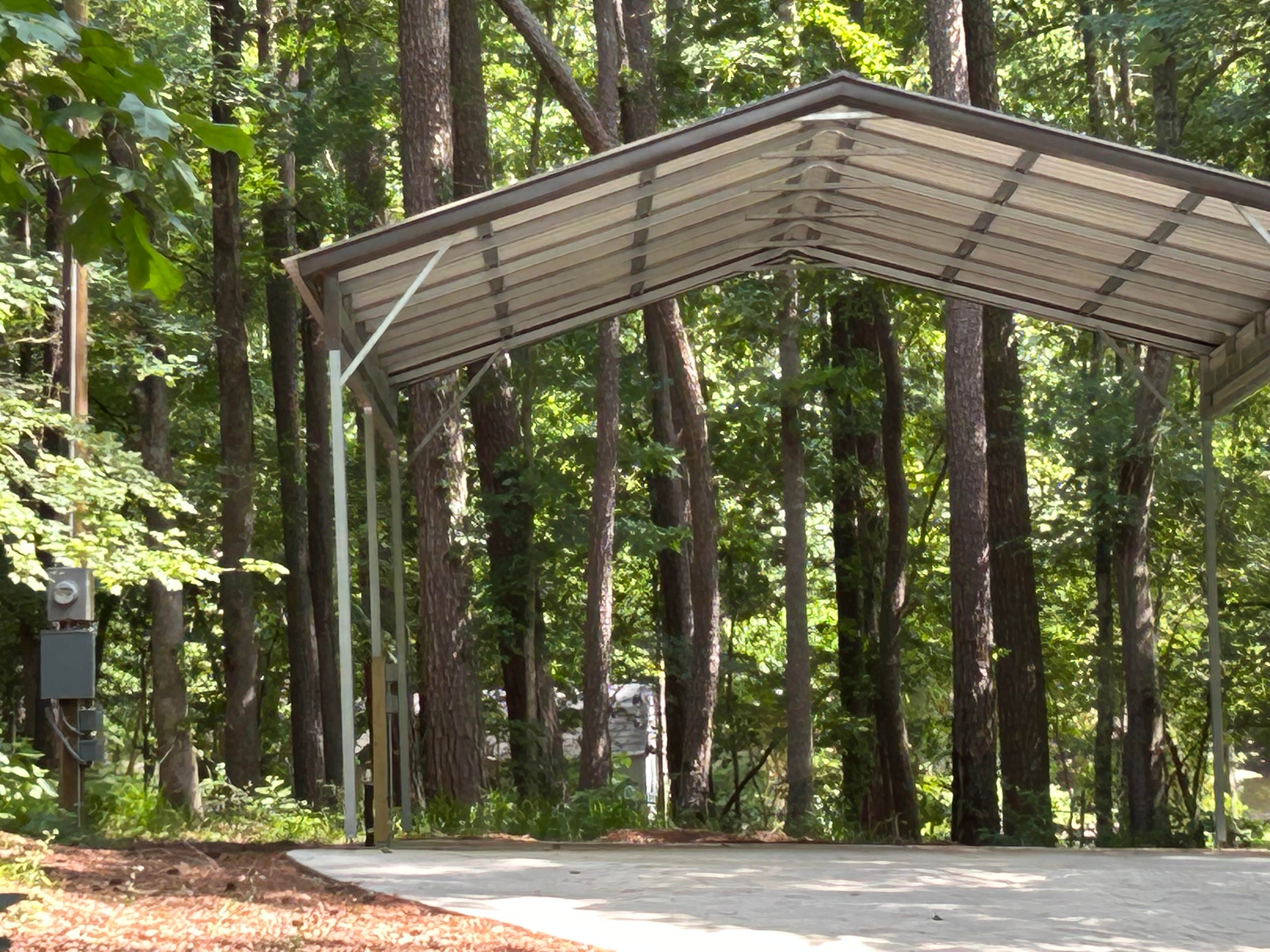 Camping near COE Lake O&#x27; the Pines Alley Creek Park: Longview Piney Woods RV/Tent Site, Longview, Texas