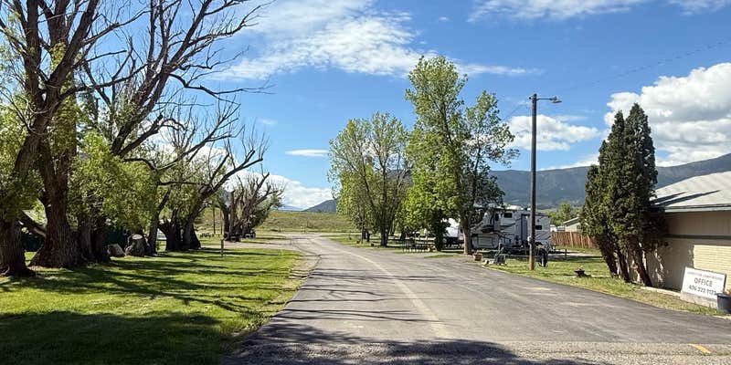 Camper submitted image from Livingston RV Park & Campground