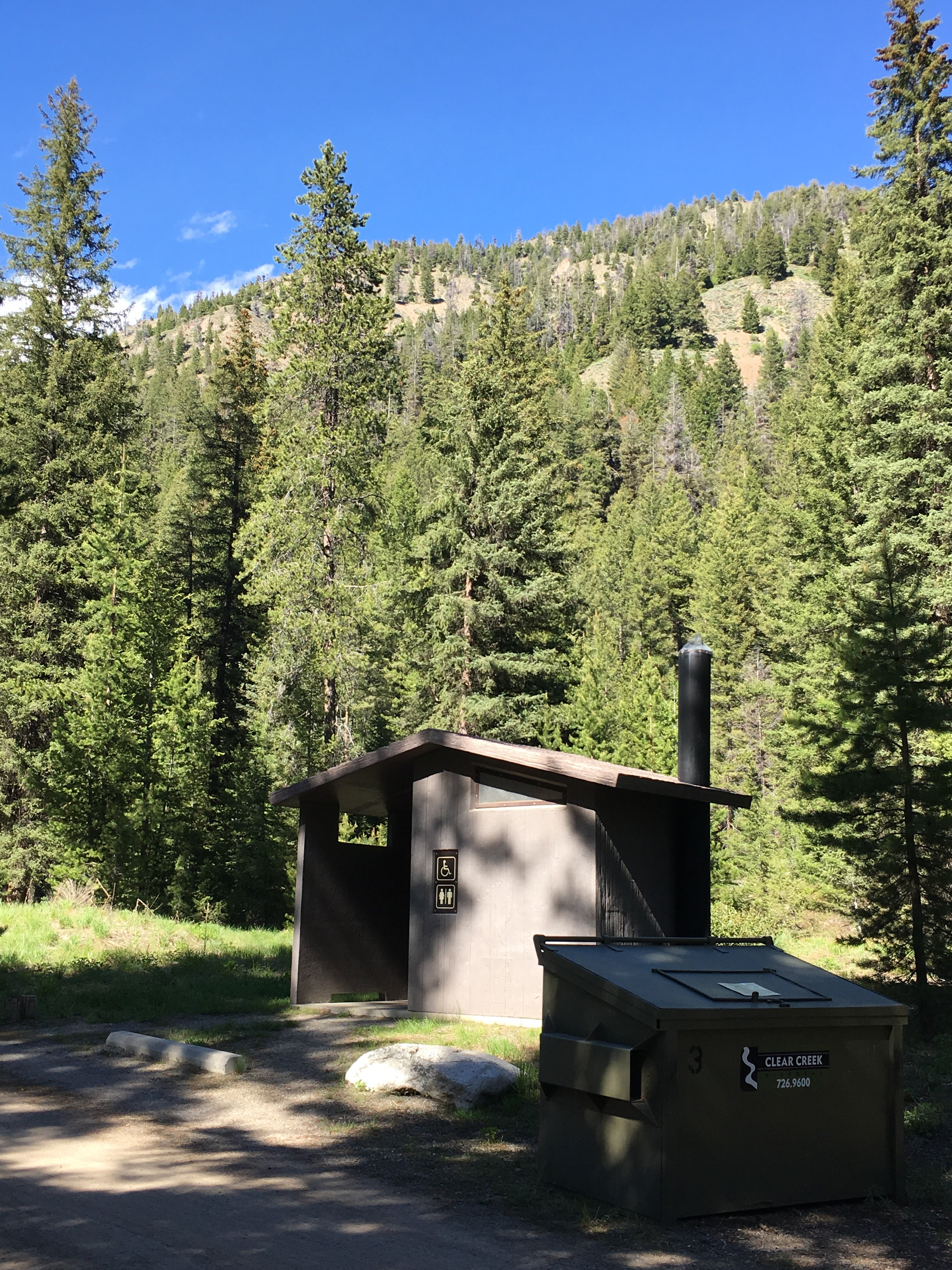 While the trash was bear proof, there were no bear boxes at camp sites