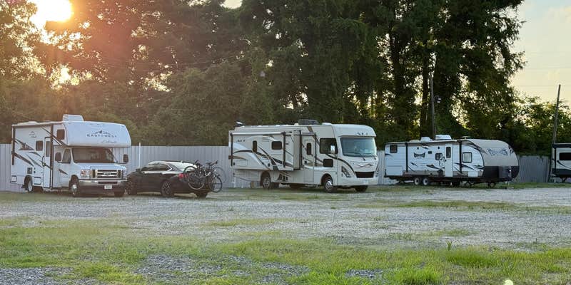 Camper submitted image from Royal Palms RV Park