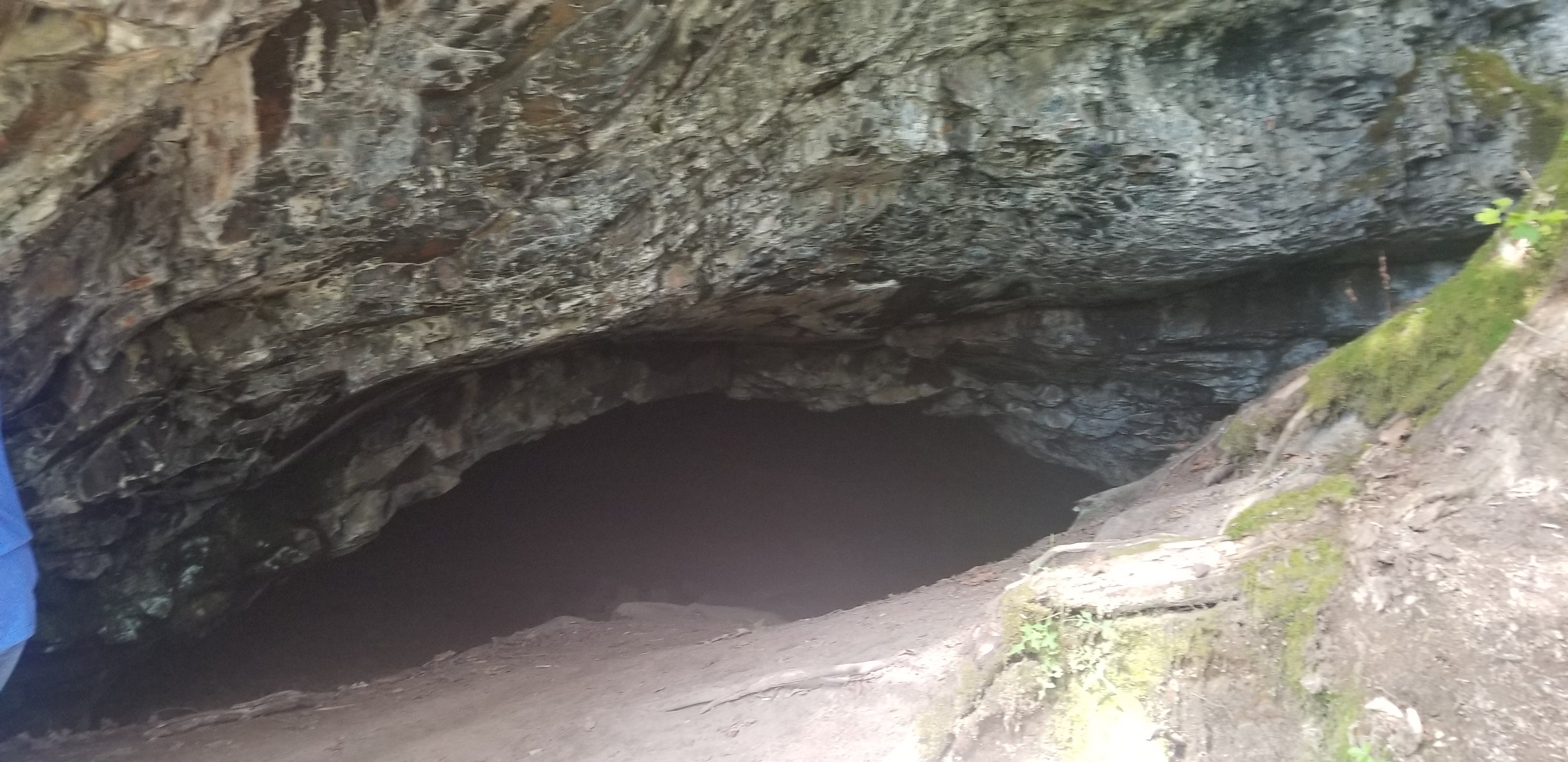 Layer cave