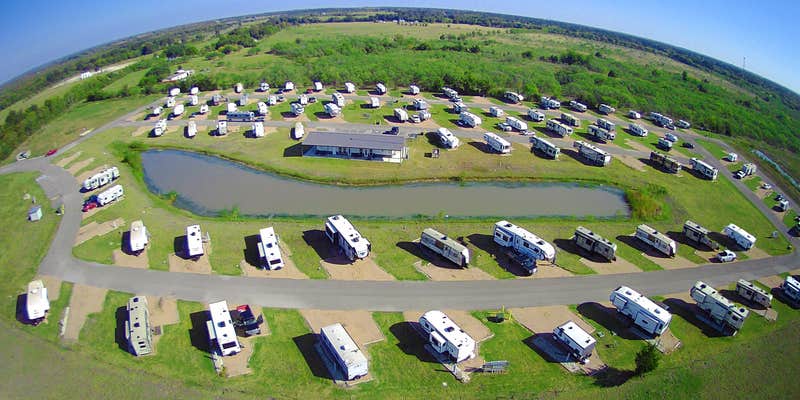 Camper submitted image from Hardy's Landing RV Park