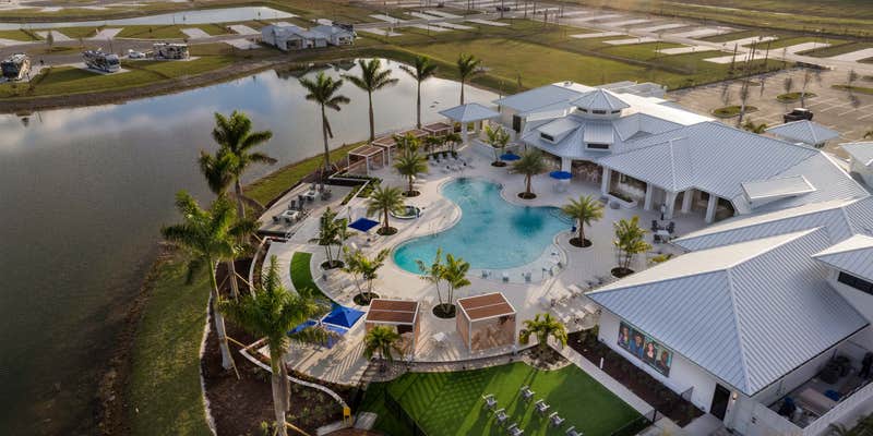 Camper submitted image from Olde Florida Motorcoach & RV Resort