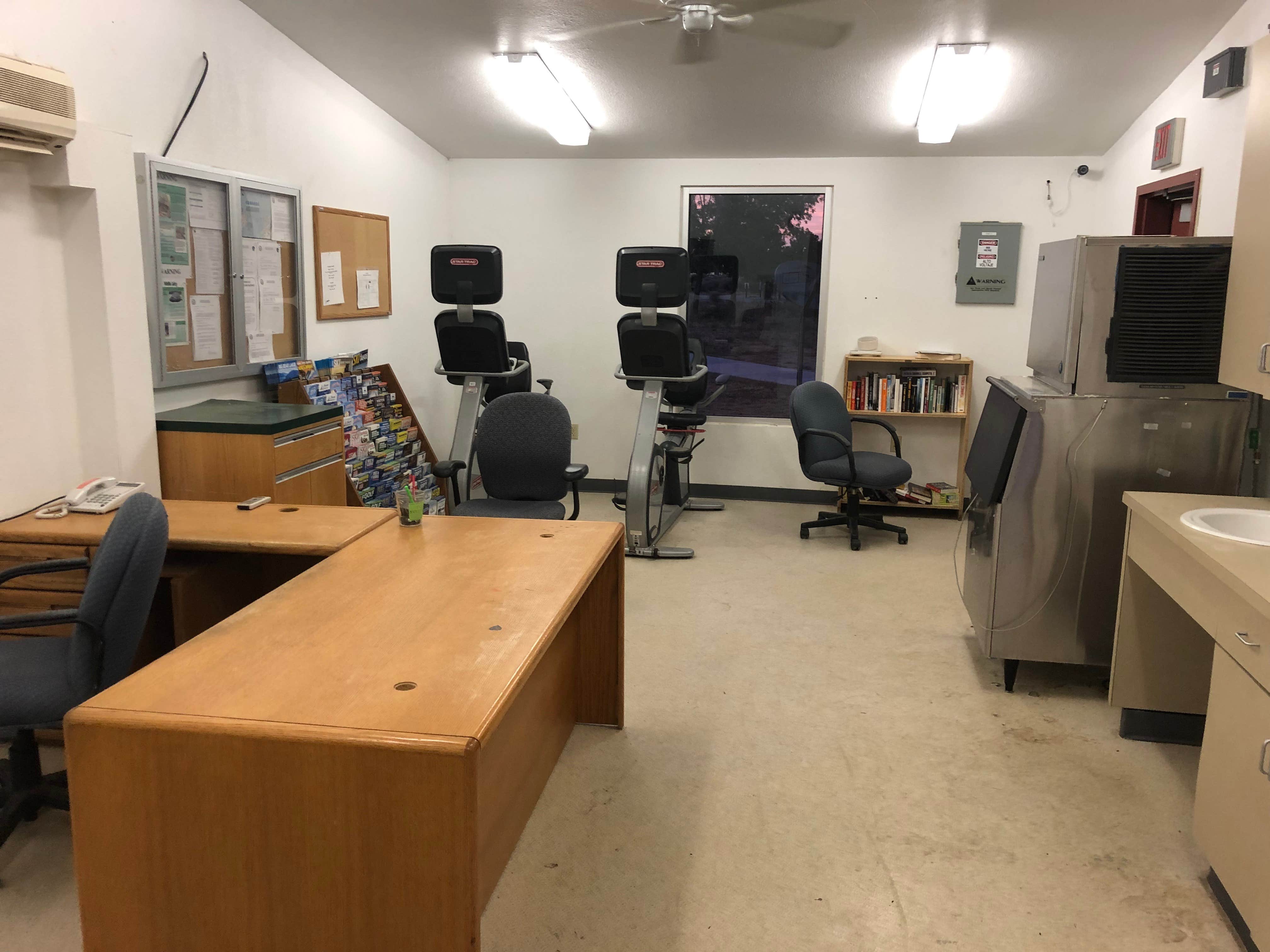 Camping near Saddleback Butte State Park Campground: Edwards AFB FamCamp, Mojave, California