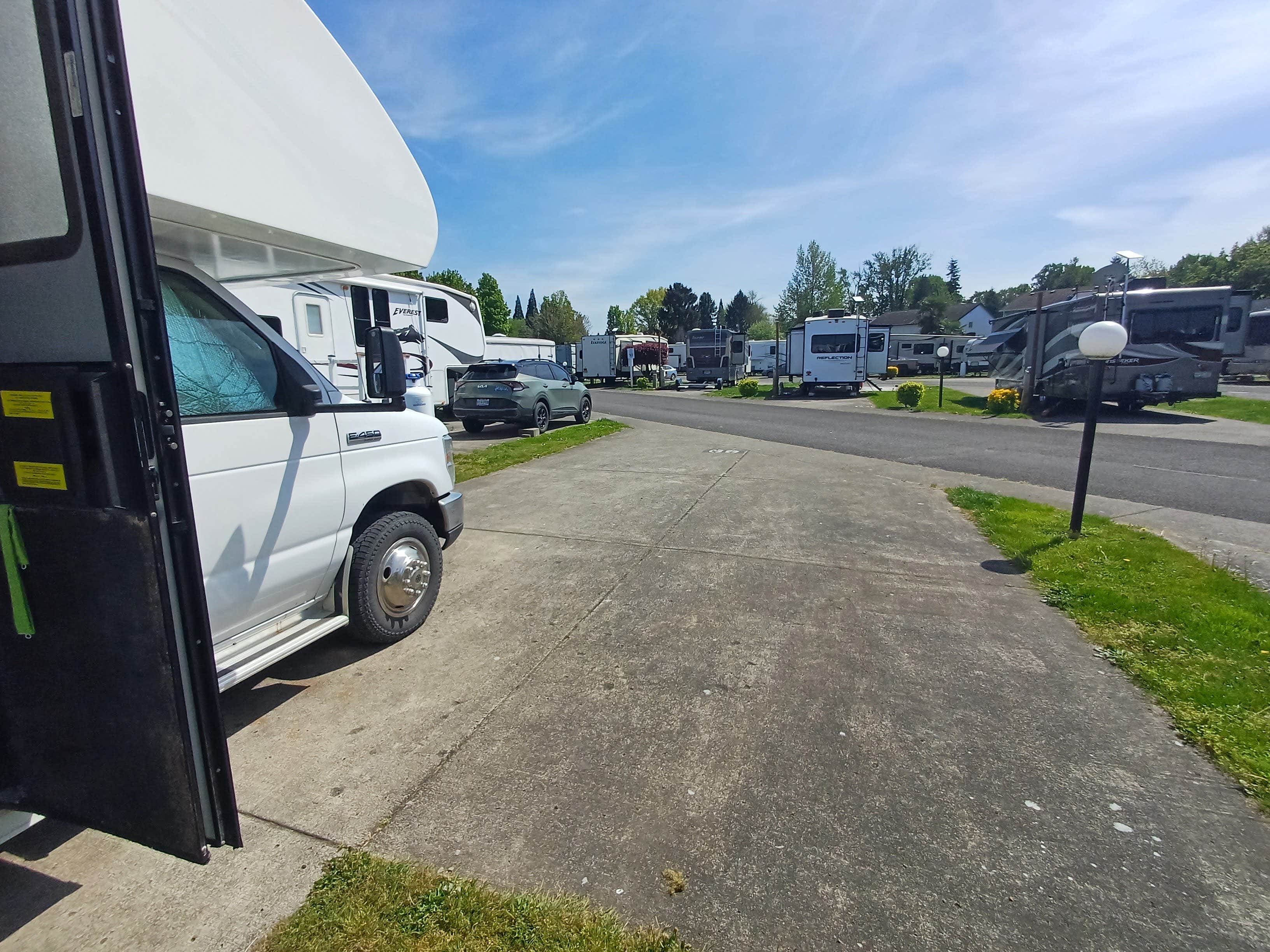 Laura M.'s photo of rv camping at Columbia River RV Park near Wilsonville, OR
