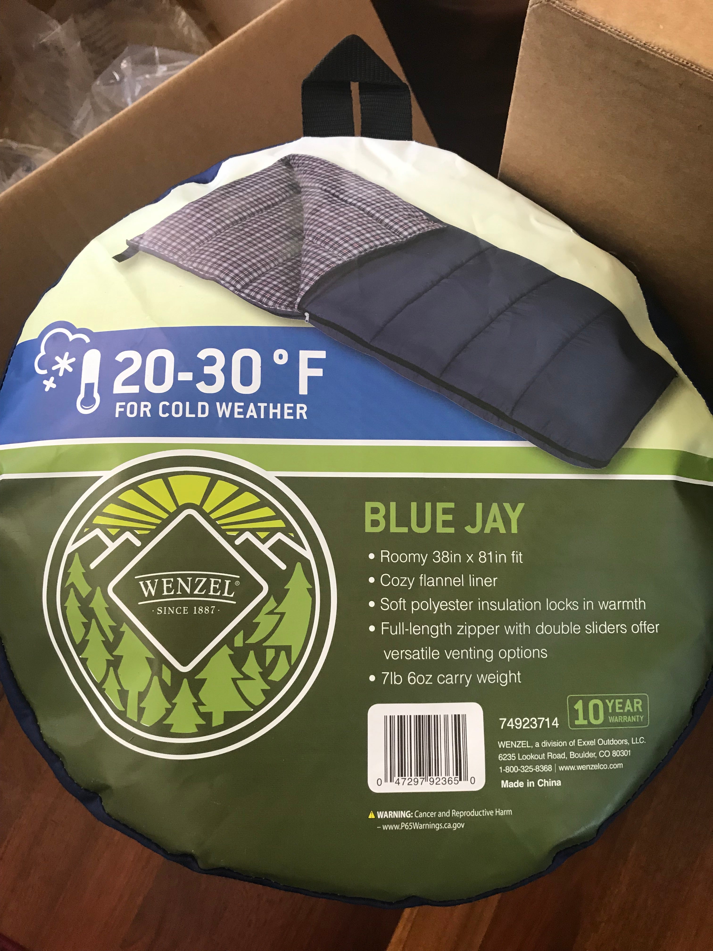 https://wenzelco.com/blue-jay-25/  Wenzel Blue Jay 25 degree sleeping bag. Comfortable, warm, well made and economical.