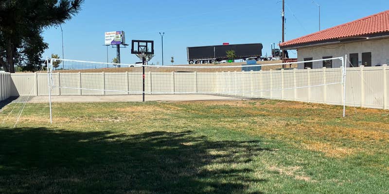 Camper submitted image from River Point RV Park