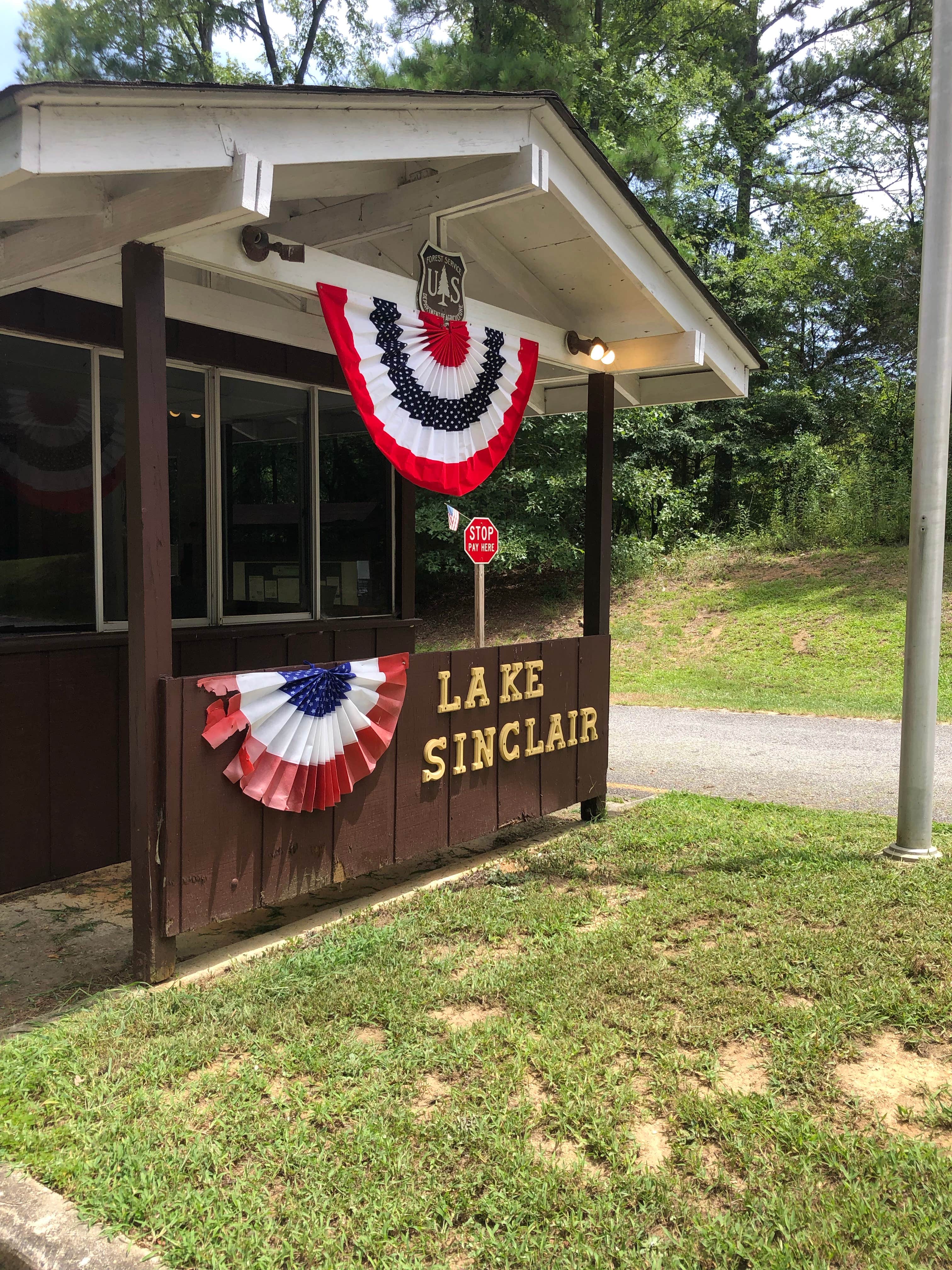 Camper submitted image from Lake Sinclair Campground - 4