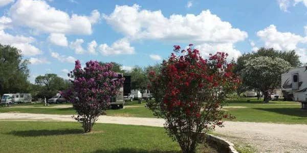 Camper submitted image from A Country Breeze RV Park