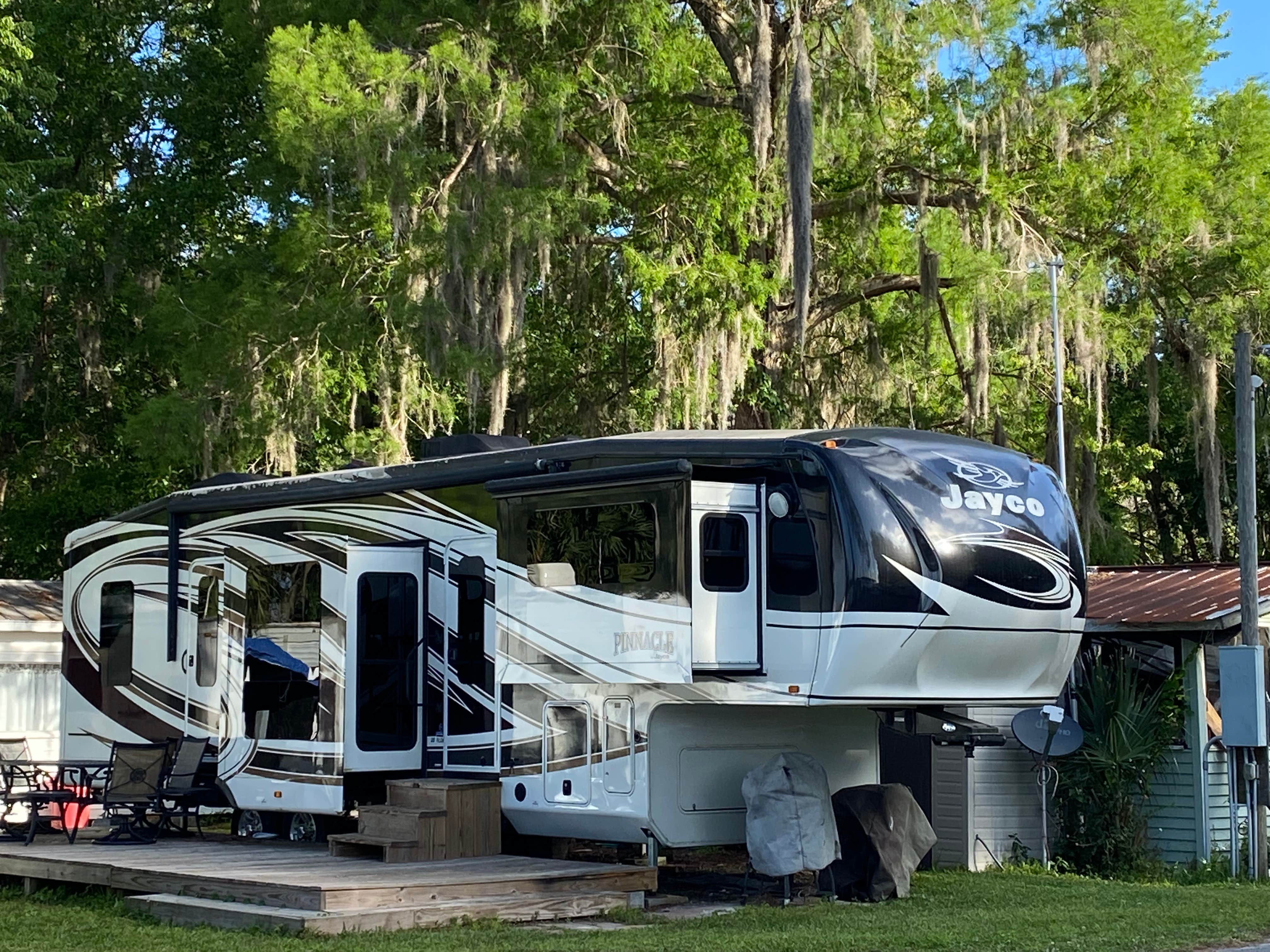 Camping near Trail Boss Camp Ground & Marina: Gateway Fish Camp, Welaka, Florida