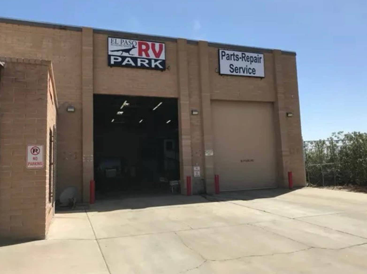Camper submitted image from El Paso Roadrunner RV Park - 4