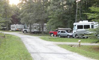 Camping near Warren Ferry Landing: Walnut Grove — James River State Park, Greenway, Virginia