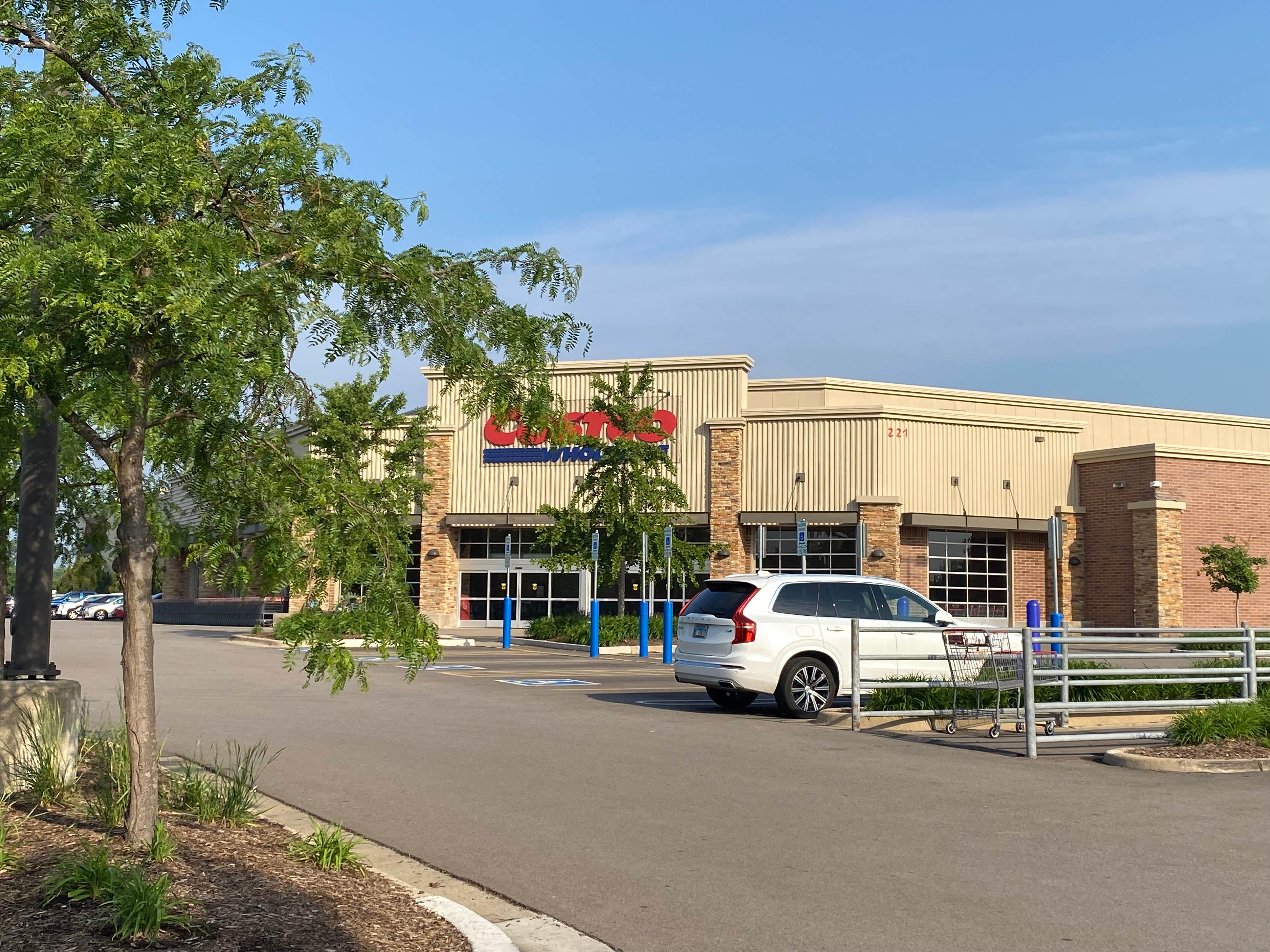 Costco — Saint Charles