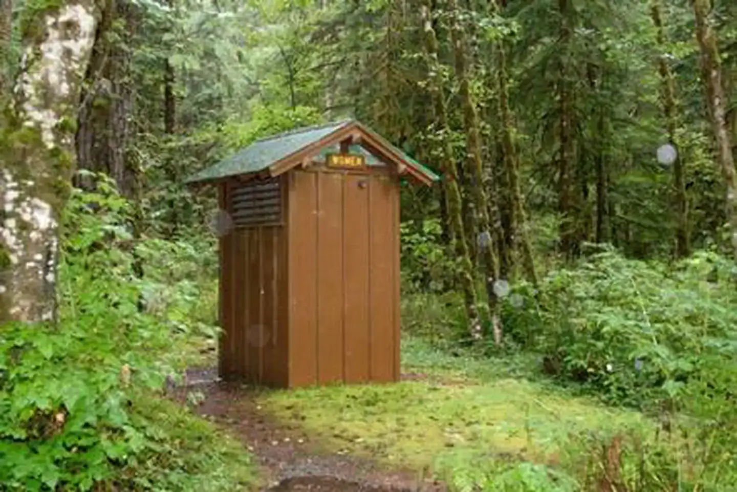 Camping near Mazama Lake on Chain Lakes Trail: Park Creek Campground, Concrete, Washington