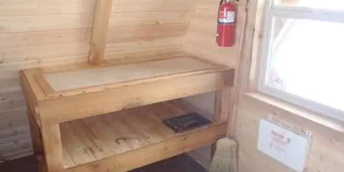 Camper submitted image from Crow Pass Cabin