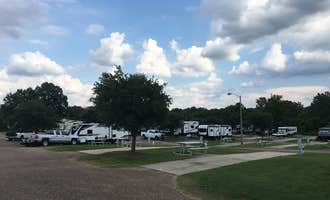 Camping near Little Sunflower River: Ameristar RV Resort Park, Vicksburg, Mississippi