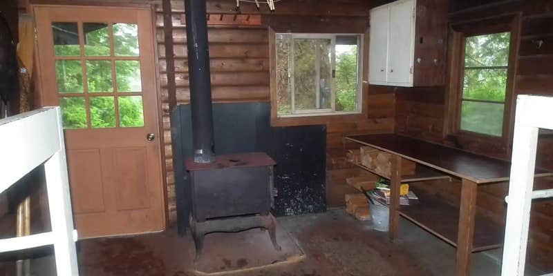 Camper submitted image from Ella Narrows Cabin