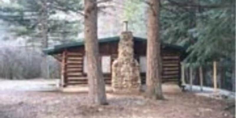 Camper submitted image from Rillway Cabin