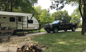 Camping near Hidden Ridge: Sangchris Lake State Park Campground, Rochester, Illinois